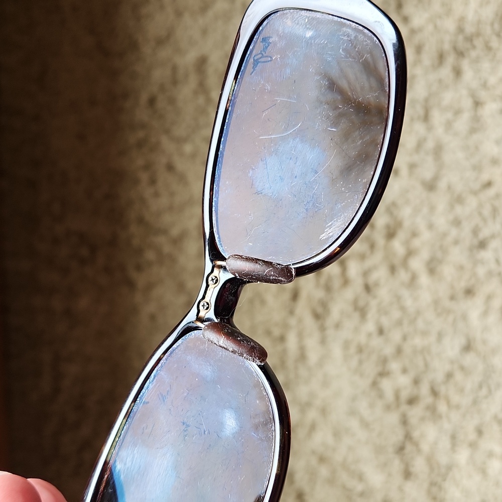 Maui Jim Tortoise Sunglasses with Blue Case - Picture 12 of 12